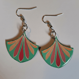 Pendientes de papel con engarce de acero